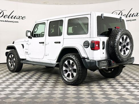 Used 2020 Jeep Wrangler Unlimited Sahara w/ LED Lighting Group AWD/4WD image 4