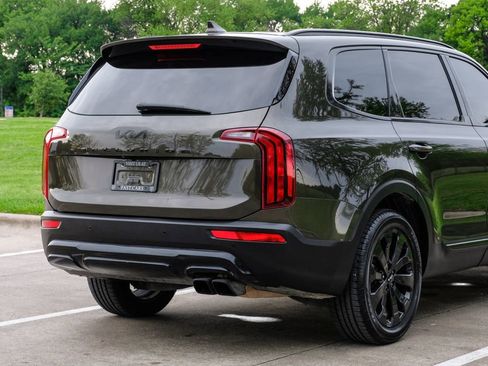 Used 2022 Kia Telluride S FWD image 13