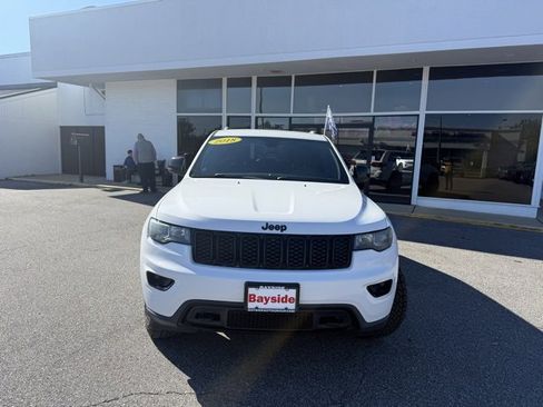 Used 2018 Jeep Grand Cherokee Laredo image 5