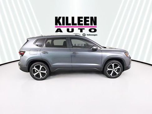 Used 2025 Volkswagen Taos SEL image 8
