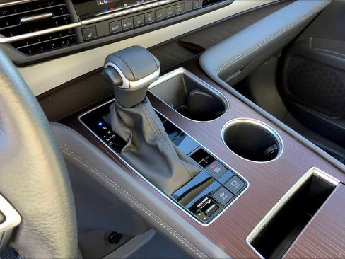 Used 2024 Toyota Sienna XLE image 16