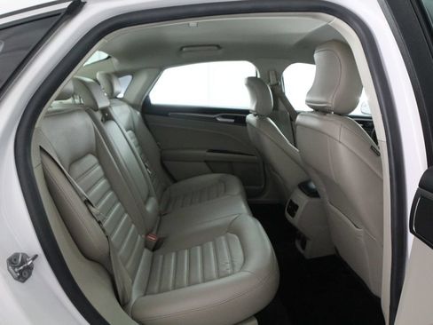 Used 2018 Ford Fusion SE w/ Equipment Group 602A FWD image 39