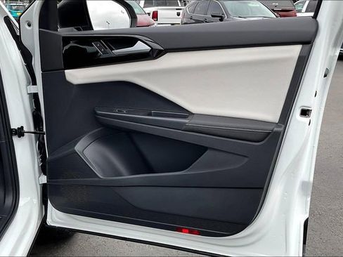 New 2025 Volkswagen Taos S image 26