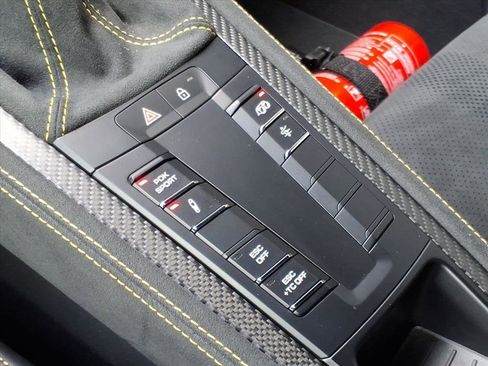 Certified 2025 Porsche 718 Boxster Spyder RS image 17