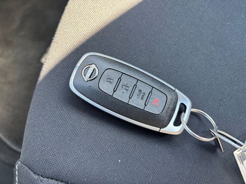 Used 2025 Nissan Sentra SV image 21