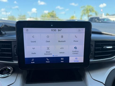 Used 2021 Ford Explorer XLT w/ Equipment Group 202A AWD/4WD image 15