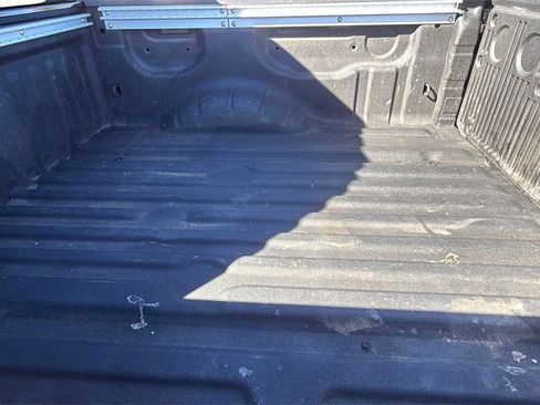 Used 2024 Nissan Titan SV w/ SV Convenience Package image 15