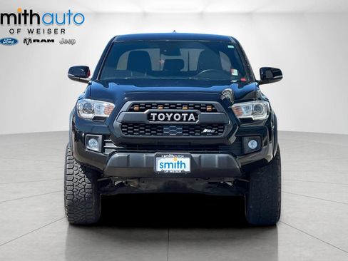 Used 2019 Toyota Tacoma TRD Off-Road AWD/4WD image 10