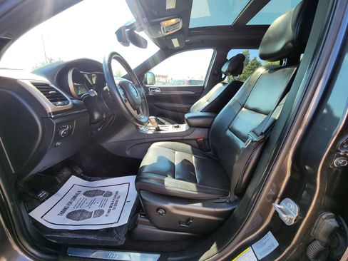 Used 2017 Jeep Grand Cherokee Limited w/ Luxury Group II image 18