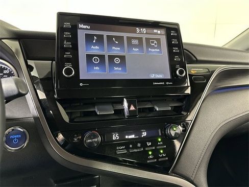 Used 2022 Toyota Camry XLE image 14