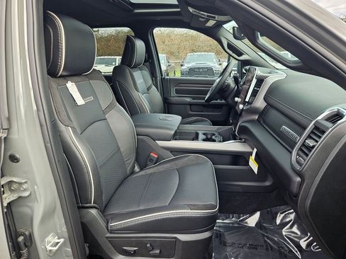 New 2026 RAM 2500 Laramie AWD/4WD image 16
