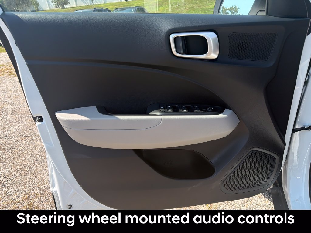 Used 2026 Hyundai Venue SEL FWD image 12
