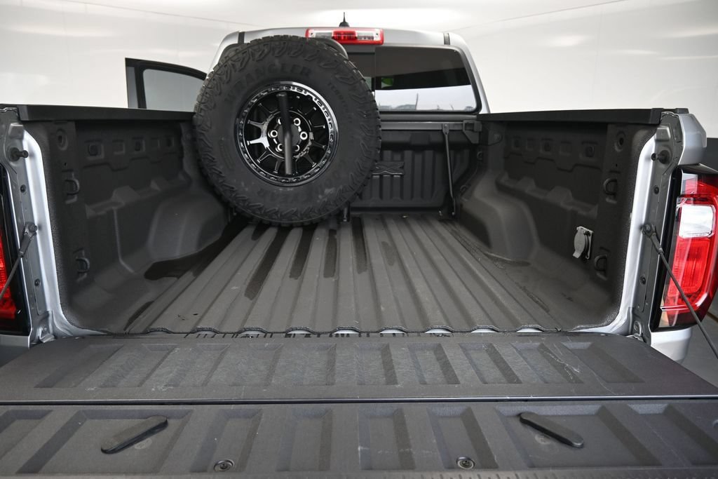 Used 2024 GMC Canyon AT4X w/ AT4X AEV Edition AWD/4WD image 20