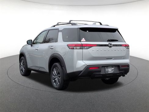 New 2025 Nissan Pathfinder SV image 7