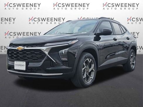 New 2026 Chevrolet Trax LT FWD image 1