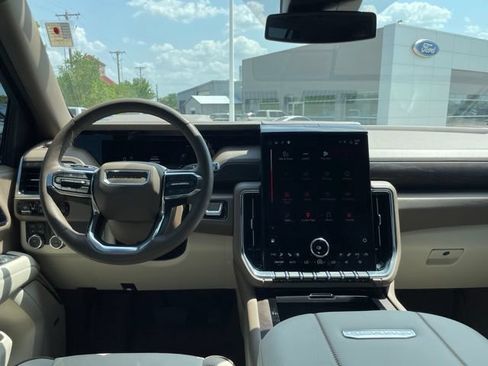 Used 2026 GMC Yukon XL Denali w/ Sun & Power Step Package AWD/4WD image 15