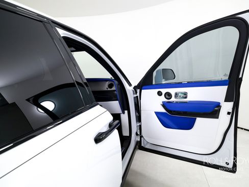 Used 2023 Rolls-Royce Cullinan Black Badge w/ Driver's Package image 36