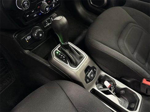 Used 2022 Jeep Renegade Latitude w/ Sun/Sound Group image 22