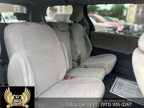 Used 2015 Toyota Sienna LE FWD image 10