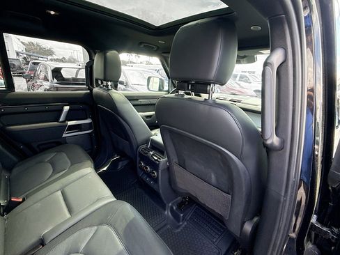 Used 2023 Land Rover Defender 110 X-Dynamic SE AWD/4WD image 32