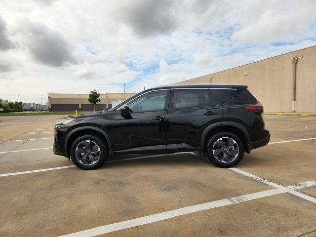 Used 2025 Nissan Rogue SV w/ SV Premium Package FWD image 4
