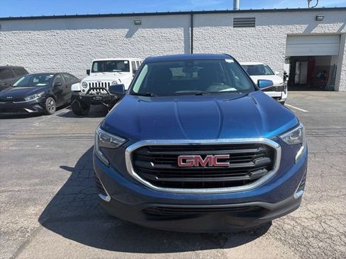 Used 2020 GMC Terrain SLE FWD image 2