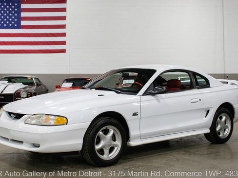 Used 1994 Ford Mustang GT image 1