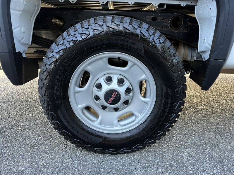 Used 2021 GMC Sierra 2500 4x4 Regular Cab w/ Convenience Package image 27