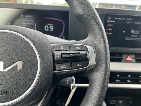 Used 2023 Kia Sportage LX image 19