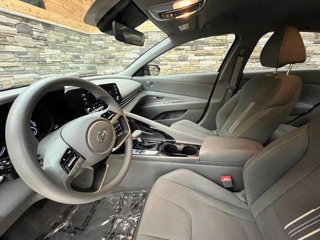 Certified 2023 Hyundai Elantra Blue FWD image 13