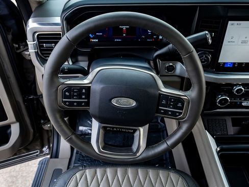 Used 2026 Ford F250 Platinum w/ Platinum Plus Package image 19