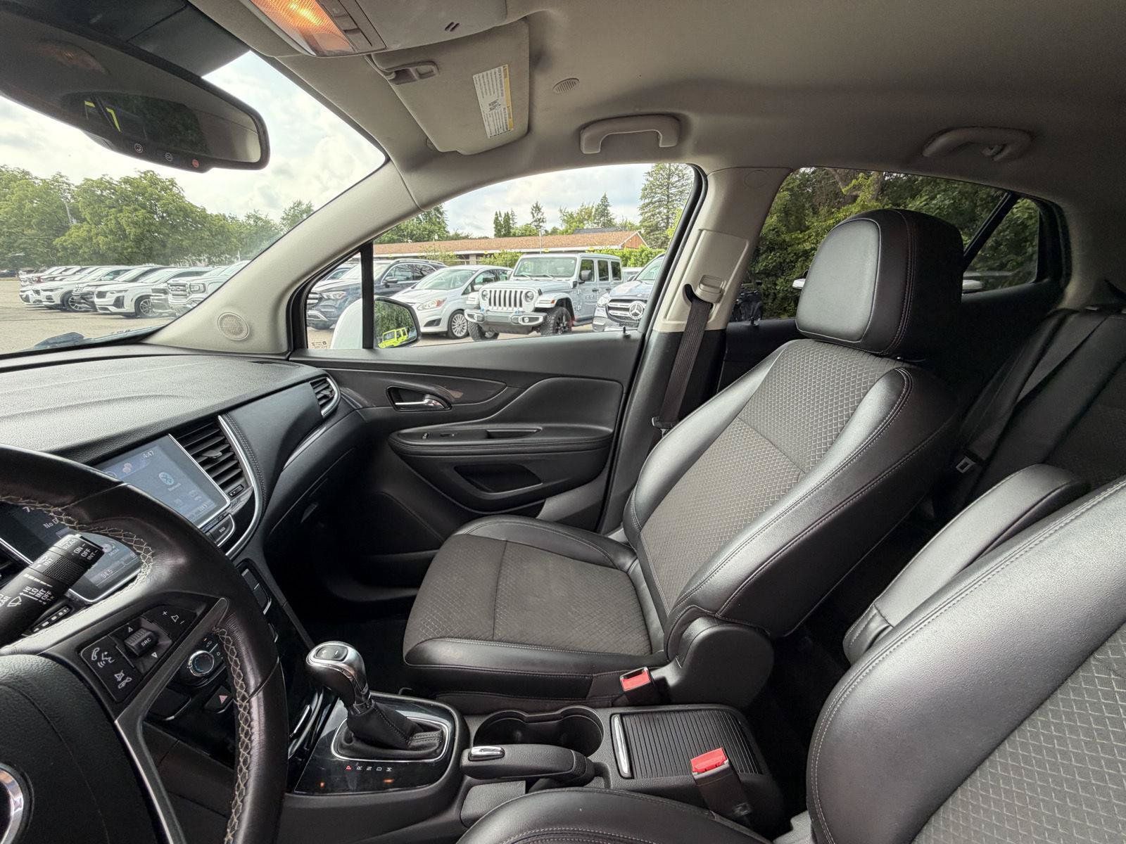 Used 2018 Buick Encore Sport Touring FWD image 20