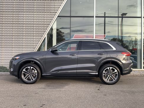 New 2025 Audi Q5 Premium Plus image 2