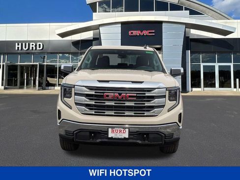 New 2026 GMC Sierra 1500 SLE image 9