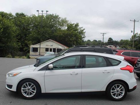 Used 2015 Ford Focus SE FWD image 11