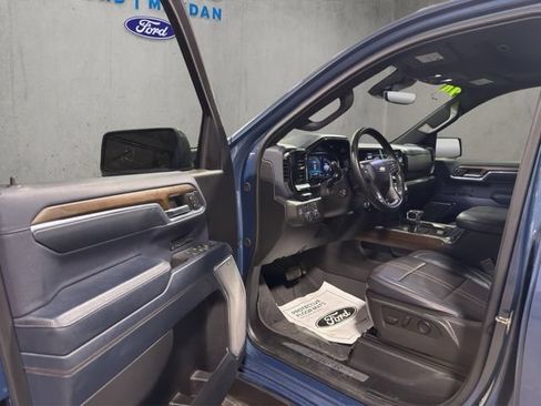 Used 2024 Chevrolet Silverado 1500 High Country w/ High Country Premium Package AWD/4WD image 26