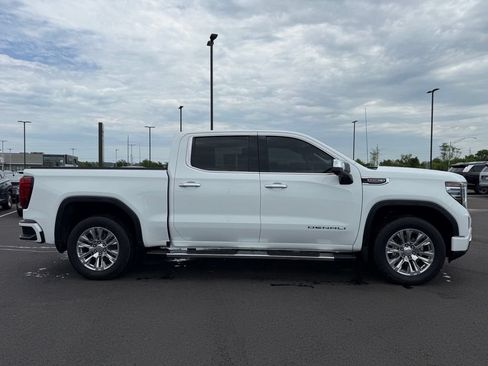 Used 2024 GMC Sierra 1500 Denali w/ Technology Package AWD/4WD image 4