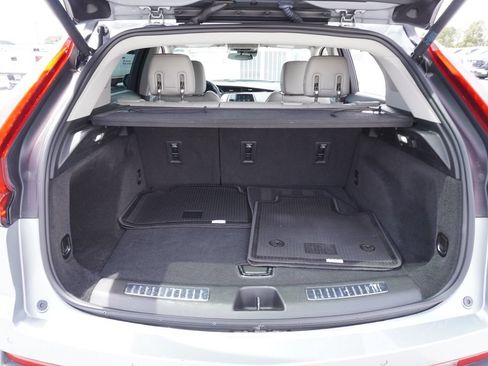 Certified 2023 Cadillac XT4 Premium Luxury FWD image 8