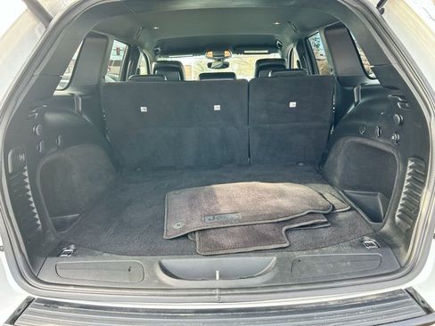 Used 2017 Jeep Grand Cherokee Altitude image 29