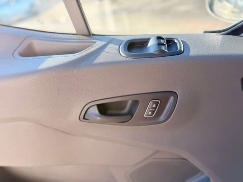 Used 2022 Ford E-Transit 148 High Roof Extended image 22