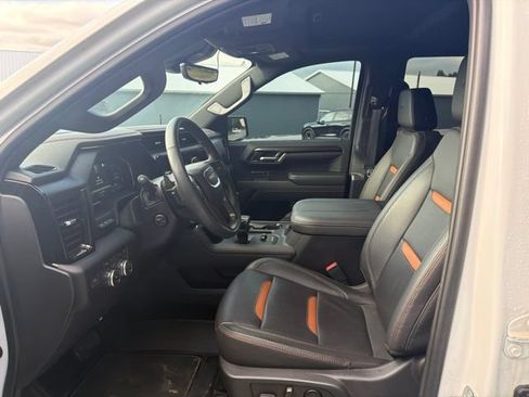 Used 2023 GMC Sierra 1500 AT4 w/ AT4 Premium Package AWD/4WD image 12