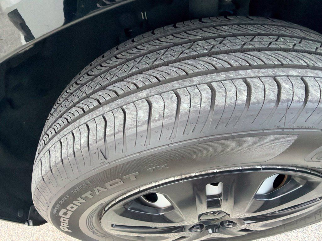Used 2025 Ford Maverick XL FWD image 5
