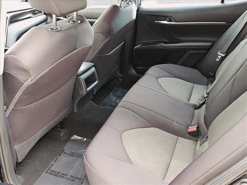 Used 2018 Toyota Camry LE image 17