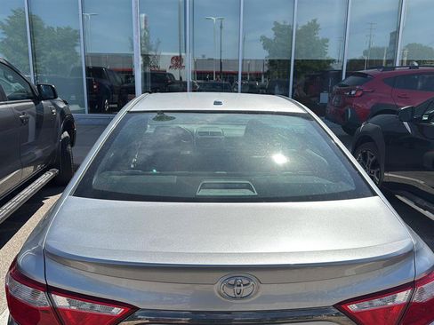 Used 2017 Toyota Camry XSE w/ Moonroof Package FWD image 10