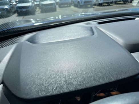 Used 2025 Nissan Rogue SV image 36