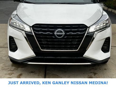 Used 2023 Nissan Kicks SR w/ SR Premium Package FWD image 8