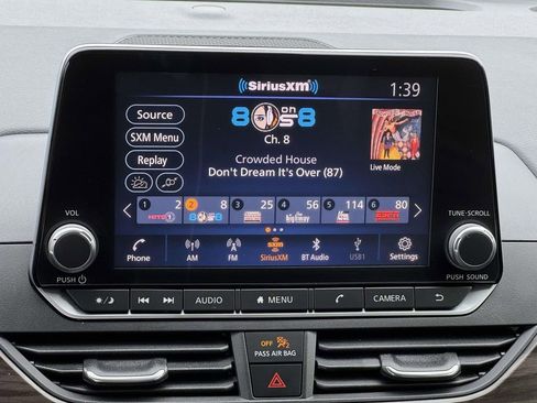 Used 2023 Nissan Altima 2.5 SV image 3