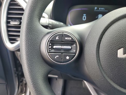 Used 2025 Kia Soul LX w/ LX Technology Package image 20