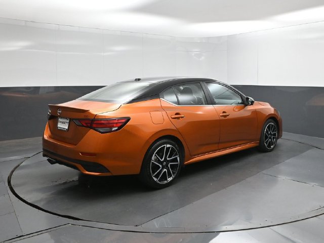 Used 2025 Nissan Sentra SR FWD image 8