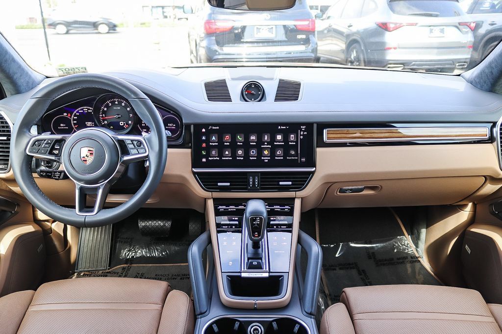 Used 2023 Porsche Cayenne AWD/4WD image 12